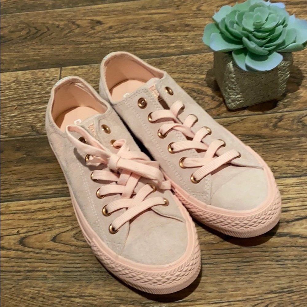 Converse All Star Low Top Suede Pink